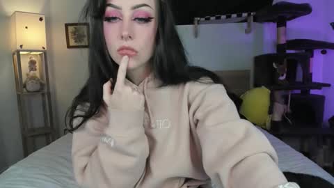 Aivie Pink online show from November 16, 7:21 am