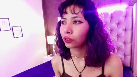 A K A N E  U W U online show from February 17, 12:38 pm