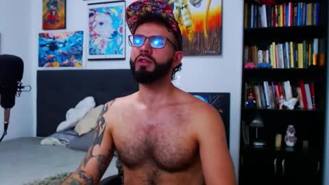 akiles online show from October 30, 12:00 am