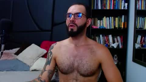 akiles online show from December 16, 11:00 pm