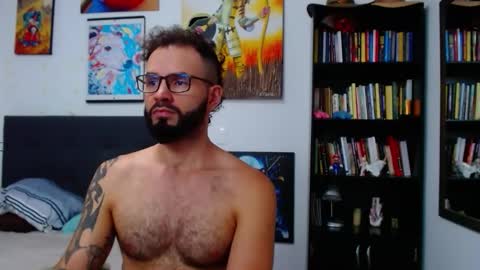 akiles online show from November 12, 10:34 pm