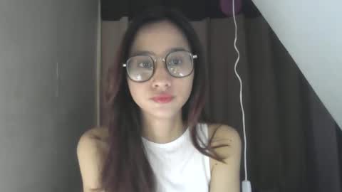 Snapshot of akira_z101 chatting on March 3, 9:33 am akira_z101 online show from March 3, 9:33 am