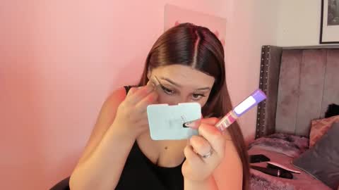 Alaia Carter online show from December 4, 3:50 am