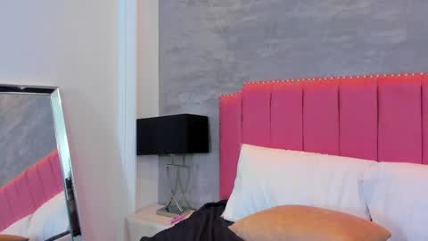 Snapshot of alaia_colins chatting on September 25, 7:48 am alaia_colins online show from September 25, 7:48 am