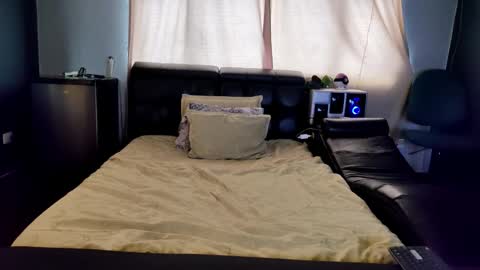 AlaiaSam online show from March 10, 9:18 pm