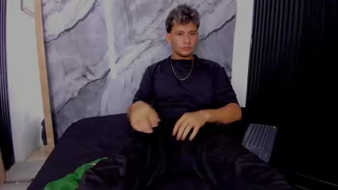 alan__smith online show from November 19, 8:29 pm