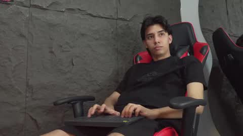 Alan Boy online show from May 26, 3:34 am