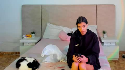             online show from October 11, 6:11 pm