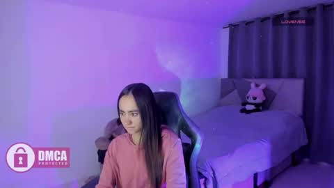 alana_pherson online show from August 9, 3:05 am