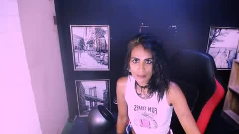 alanadelray online show from November 10, 7:00 am