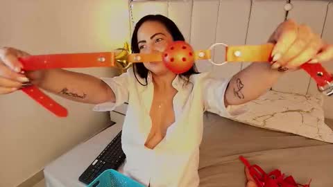 alanawestt online show from November 26, 9:00 pm