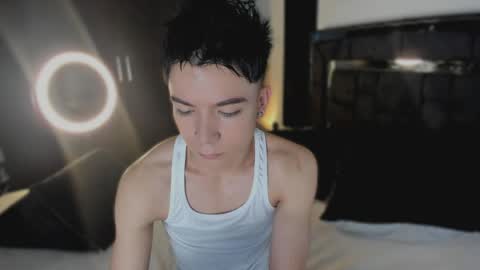 alanblack1 online show from March 30, 7:52 am