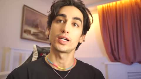 idenavarre online show from February 7, 9:48 pm