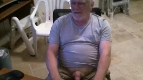 Alanlee10allen online show from May 16, 5:11 pm