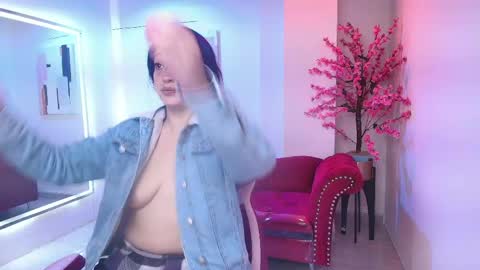 Alanna  online show from April 24, 4:25 am