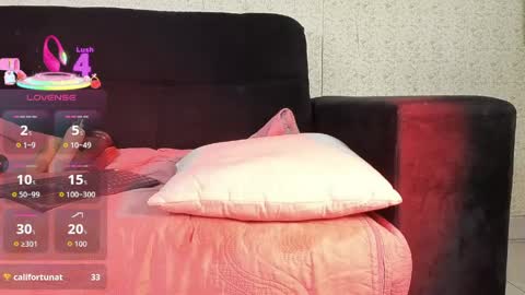 alanna_jones23_aws online show from April 15, 6:55 pm