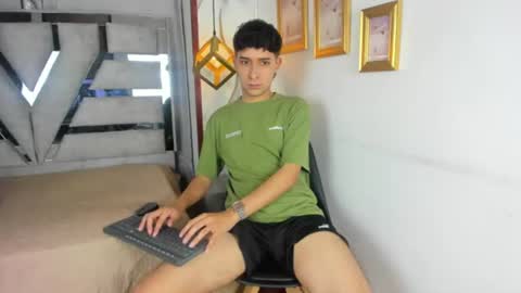 alantaylorr_ online show from July 10, 5:39 pm
