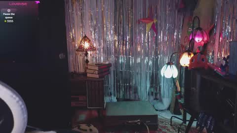 Alaska Grace       online show from April 3, 3:35 am