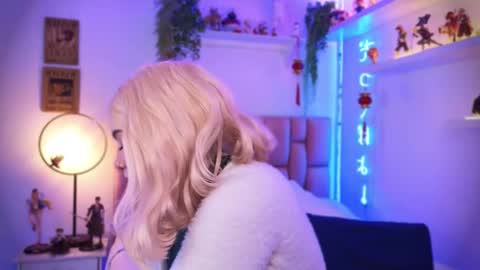 albaandthayron online show from December 17, 12:23 pm