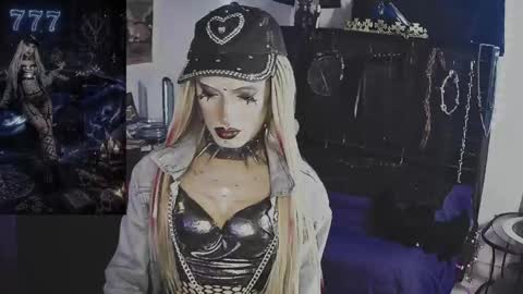 Mistic witch online show from June 8, 2:51 pm