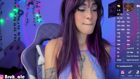 Snapshot of ale_petitee chatting on December 19, 6:12 am alexa online show from December 19, 6:12 am