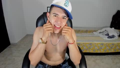 Aleck Boy online show from November 30, 12:40 am