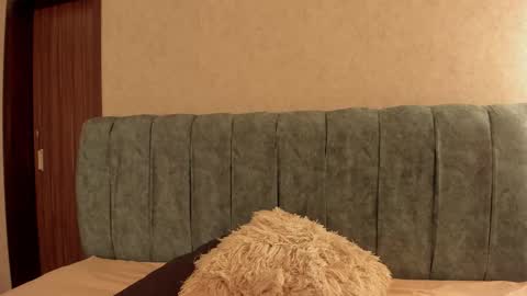 Aleera online show from March 4, 8:28 pm