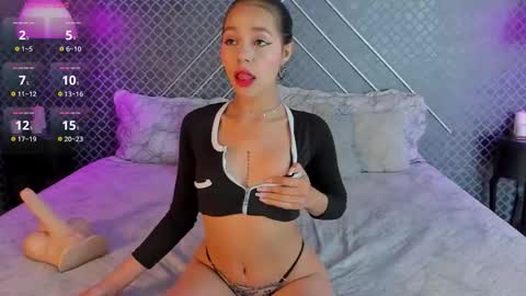 aleja_bloom online show from November 28, 12:56 pm