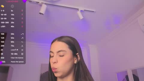 Alejandra online show from March 25, 11:17 am