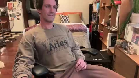 pluto online show from April 4, 10:28 pm