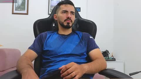 alejandroo_7 online show from October 18, 3:16 pm