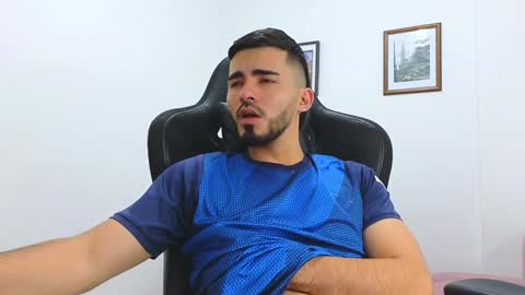 alejandroo_7 online show from January 24, 12:42 am