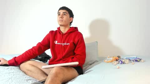Snapshot of alejo_gray1 chatting on October 22, 5:03 pm alejo_gray1 online show from October 22, 5:03 pm
