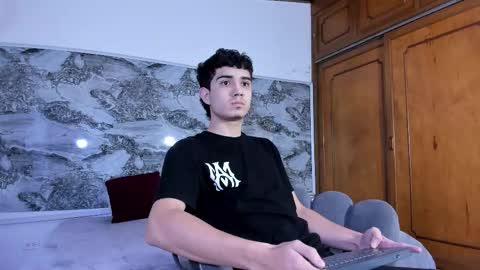 alejo_gray1 online show from December 2, 12:03 pm