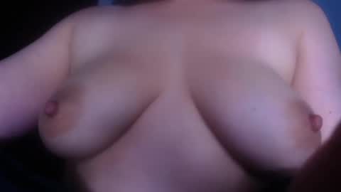 QUEEN OFF MILk  IM BACK  15 NOV online show from September 17, 1:09 am