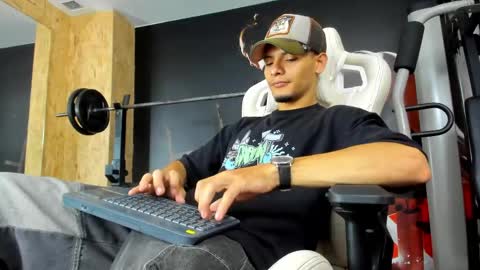 Alessandro King online show from May 18, 11:00 pm