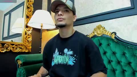 Alessandro King online show from April 22, 7:43 pm