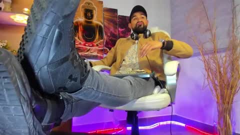 ALESSANDRO  WYE online show from February 14, 4:15 am