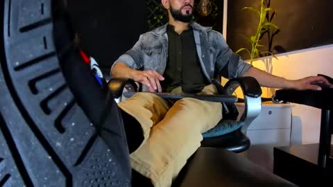 ALESSANDRO  WYE online show from February 13, 4:38 am