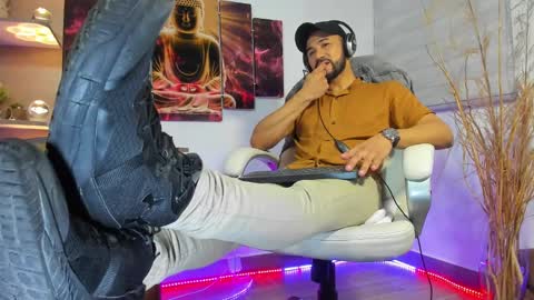 ALESSANDRO  WYE online show from February 2, 5:10 am