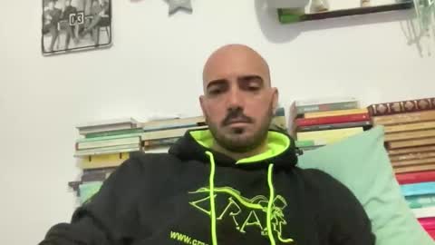 alessandromori91 online show from April 15, 8:20 pm