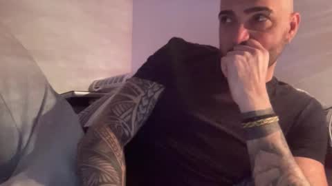 alessandromori91 online show from December 22, 9:32 pm