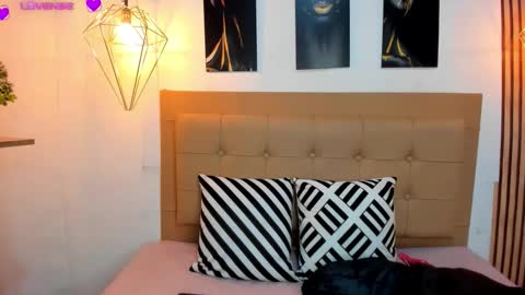 Aleszia online show from October 6, 7:31 pm