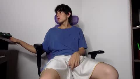 alex_connorr online show from December 18, 12:50 am