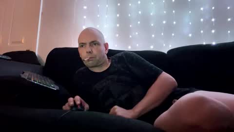 alex_essex69 online show from October 14, 1:19 am