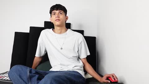 alex_mark_ online show from October 8, 5:41 pm