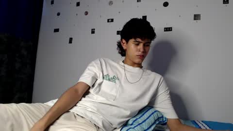 alex_mark_ online show from May 13, 5:44 pm