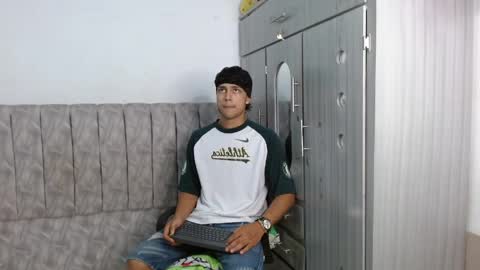 alex online show from April 10, 10:36 pm