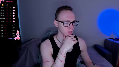 alex_silent online show from November 18, 9:56 am