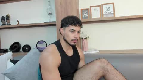 alex_wolf05 online show from February 9, 4:21 pm